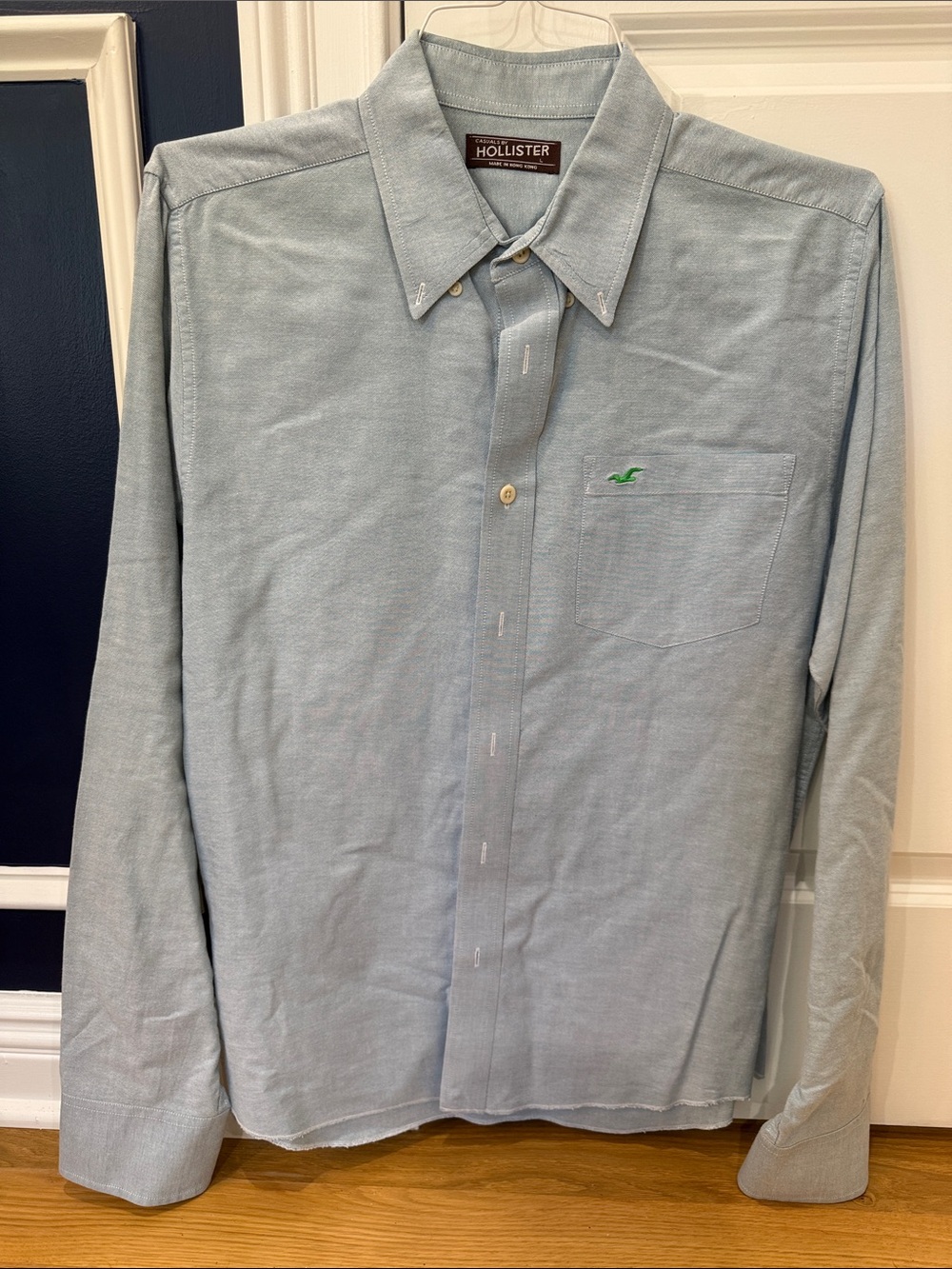 Hollister Men's Light Blue Button-Down Oxford Shirt with Pocket